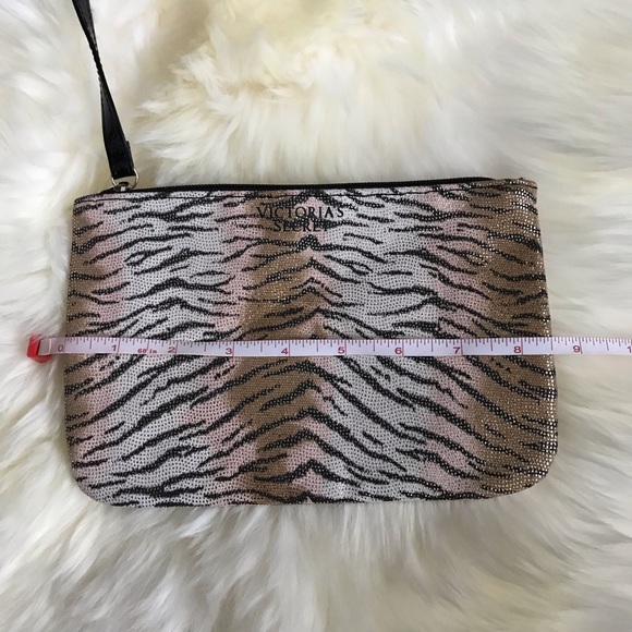 VICTORIA’S SECRET Tote bag w/ clutch - like new - Picture 7 of 8